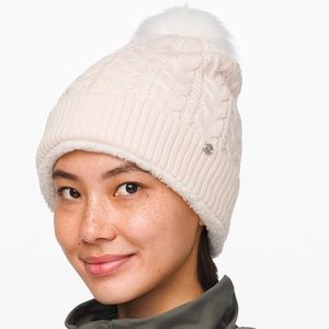 Lululemon Show Me The Sherpa Beanie Os 